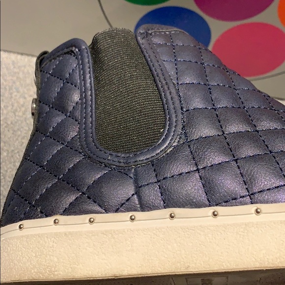 Shoes - Picture 5 of 6